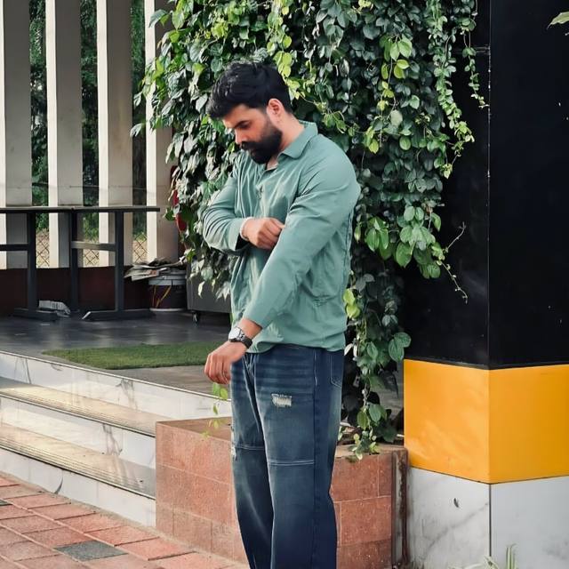 Hasith L