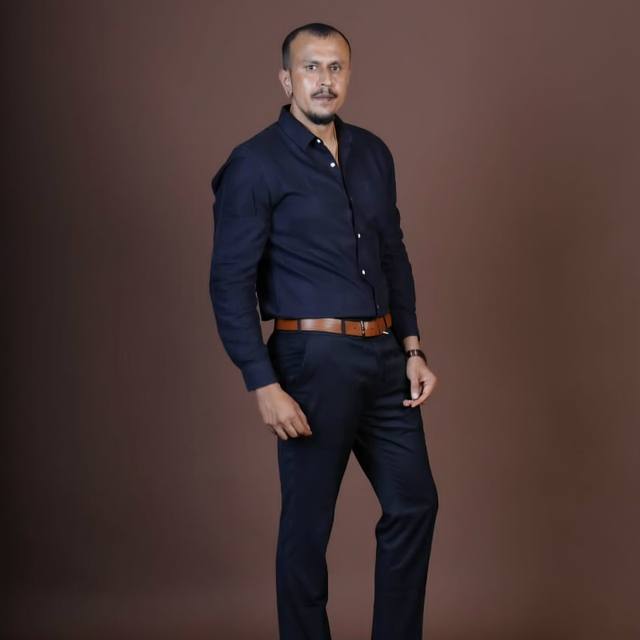 Kasra R